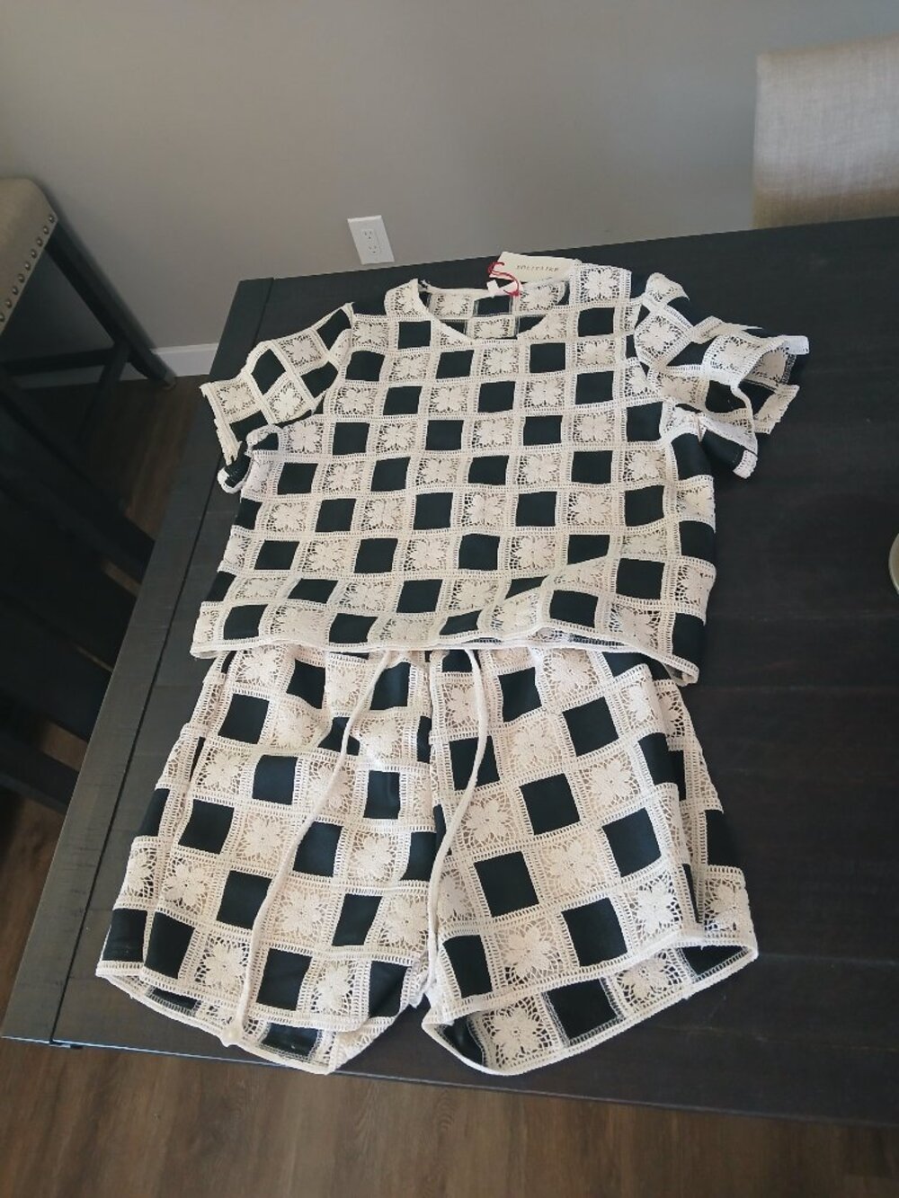 Solitaire womens short set size  Size M